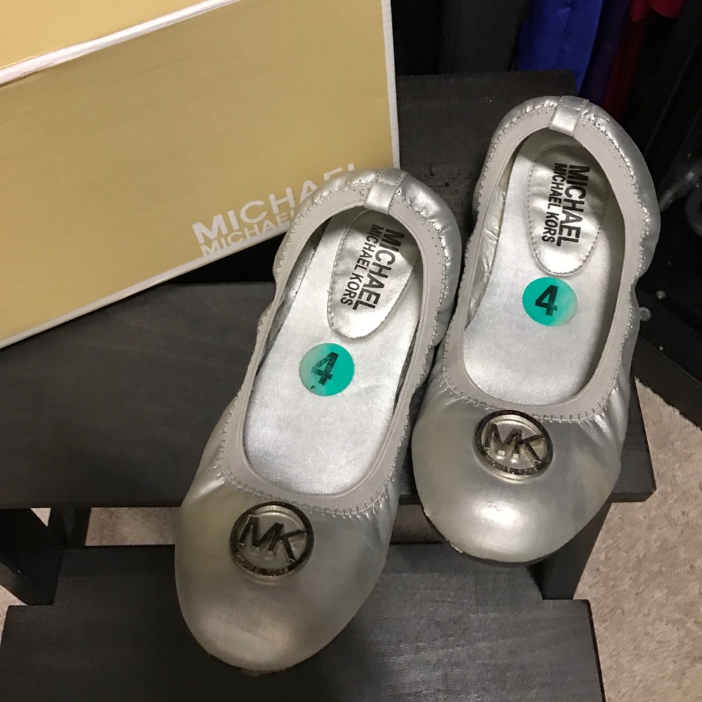 Michael Kira Girls Size 4 Flats
